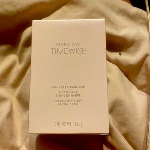 Mary Kay TimeWise 3- in- 1 Cleansing Bar.